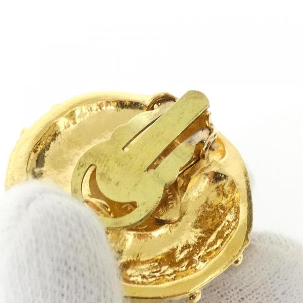 CHANEL White Earrings - Picture 6 of 7